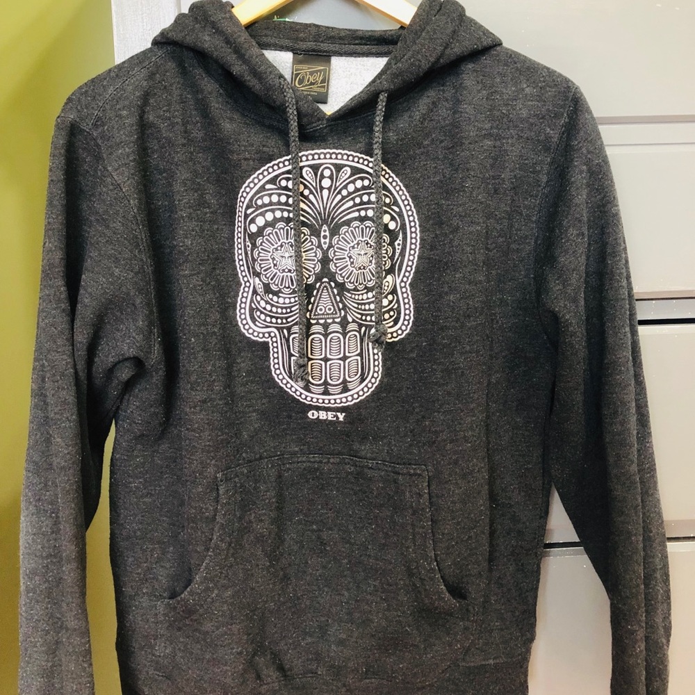 Obey hoodie💀